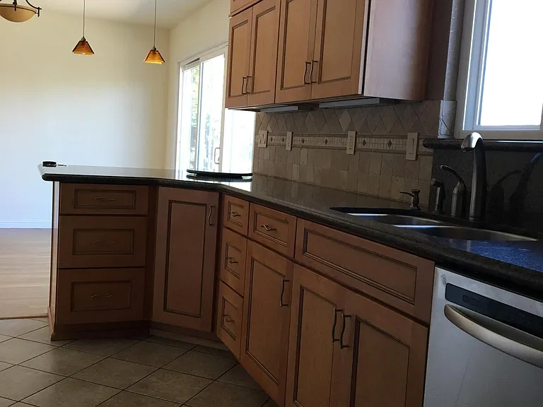 818 Loyalton Dr — Photo 5