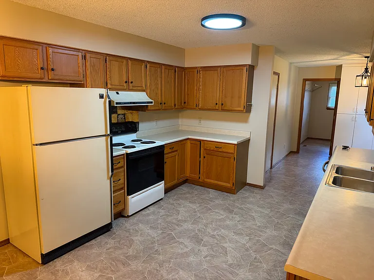 1714 Coachman Dr — Photo 6