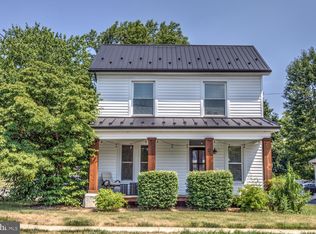 15 W Main St, Brownstown, PA 17508