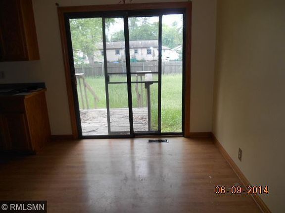 4th image of 801 82nd Ave N