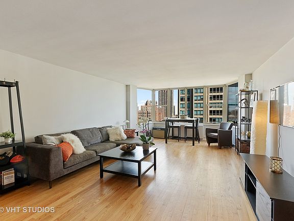 3rd image of 525 W Hawthorne Pl APT 1706