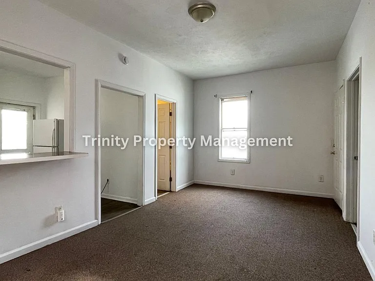 545 Baltimore Ave — Photo 2
