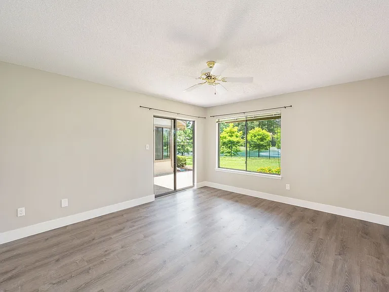 1219 Oakmont Dr — Photo 24