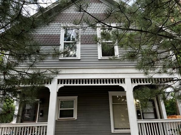 219 W Mulberry St