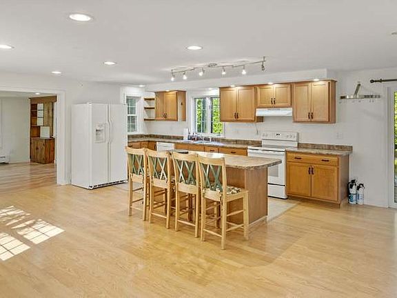4th image of 2 Nash Rd