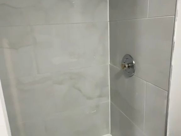 3rd image of 1060 W Polk St APT 3F