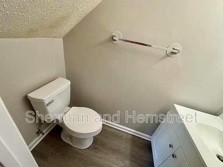 2738 Blount Ave #9 — Photo 7