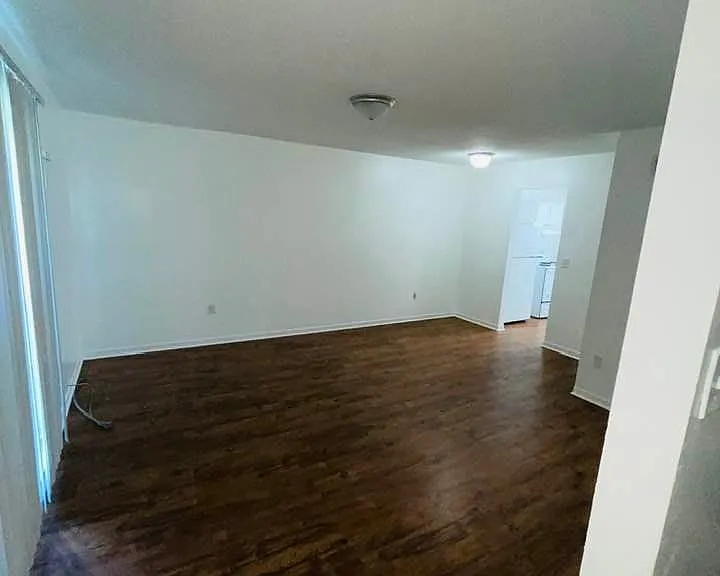 110 Arlington St — Photo 9