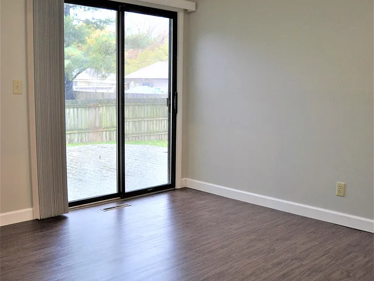 2316 Hackberry Ct — Photo 16