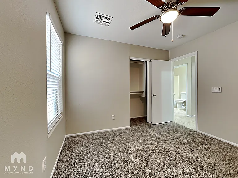 1034 E Saddle Way — Photo 22