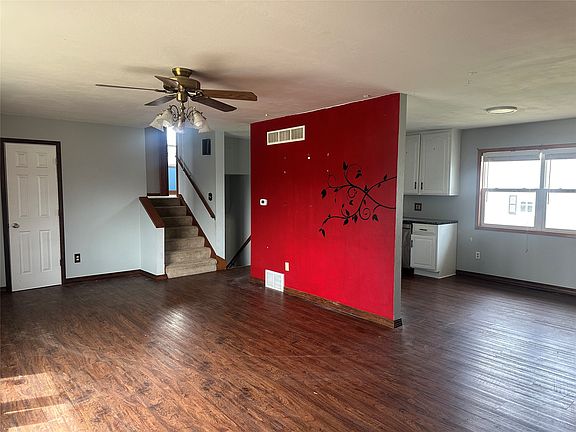 3rd image of 407 11th Ave