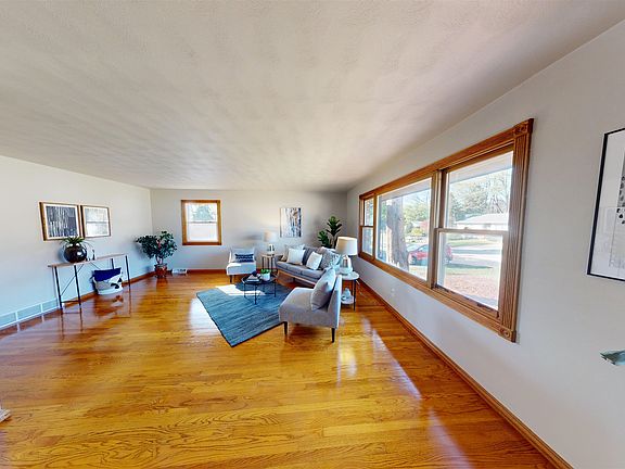 3rd image of 3815 Tallwood Ave