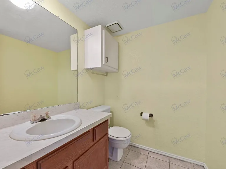 800 Bluebonnet Dr #D — Photo 12