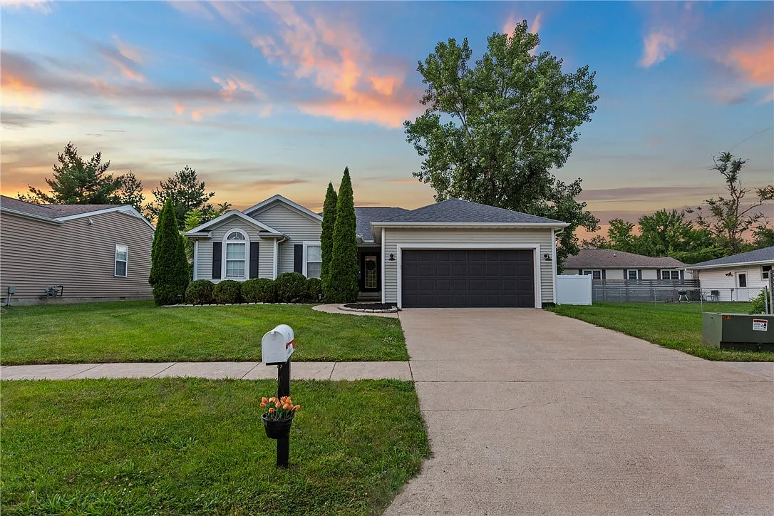 919 Woodberry Ln photo 1
