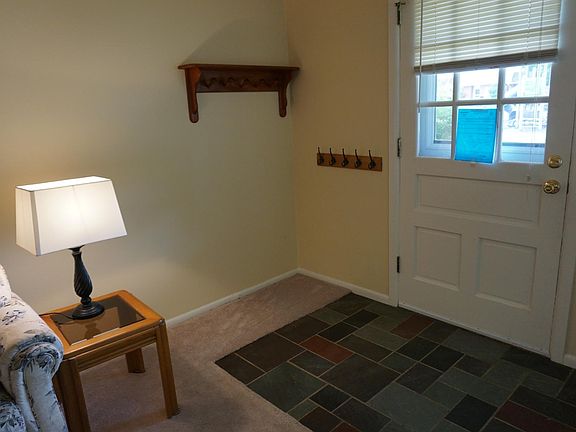 4th image of 1141 W Aaron Dr