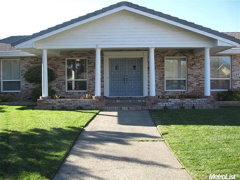 1st image of 851 Tilden Dr