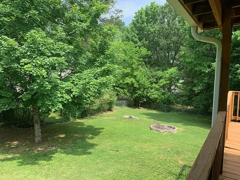 720 Eugenia Ct — Photo 20