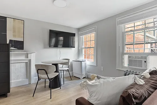 12 Derne St #301 Photo 1