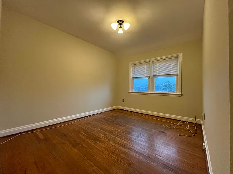 1765 White Oak Ave — Photo 6
