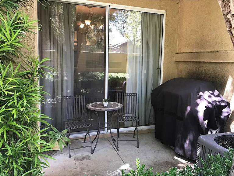 1039 S Positano Ave — Photo 17