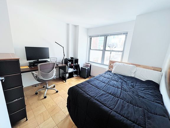 4th image of 245 E 63rd St APT 828