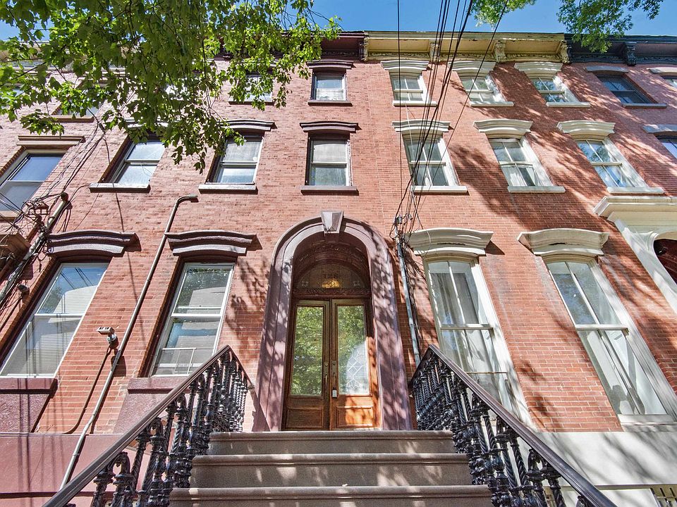 1st image of 128 Wayne St