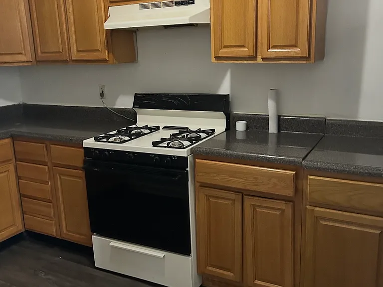 151 W Penn St — Photo 8