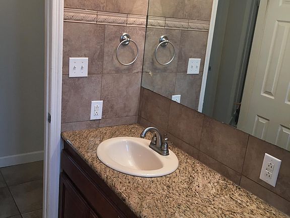 5th image of 418 Themis St APT 6