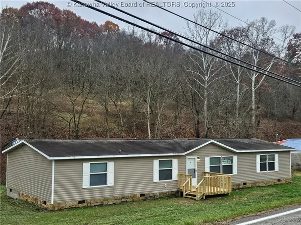 4452 Sandhill Rd, Point Pleasant, WV 25550