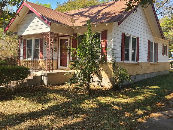Side of house from driveway