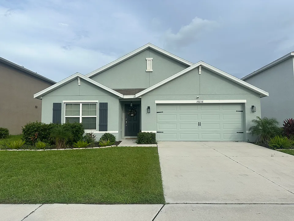 10216 Moosehead Dr