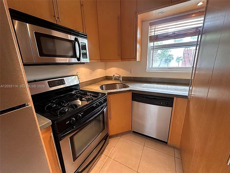 1100 Venetian Way #2B — Photo 17