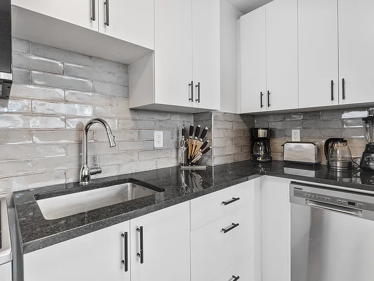 280 Laurier Ave E #52 — Photo 40