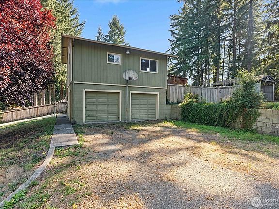 4th image of 13837 Horsefall Avenue SE