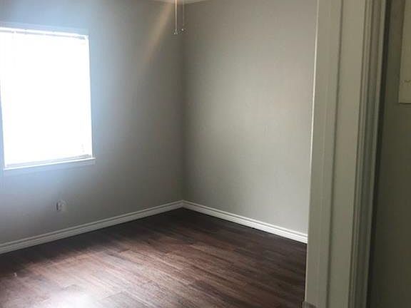 5th image of 2532 Charlotte St APT 2