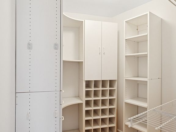 3rd image of 7033 N Kedzie Ave APT 708