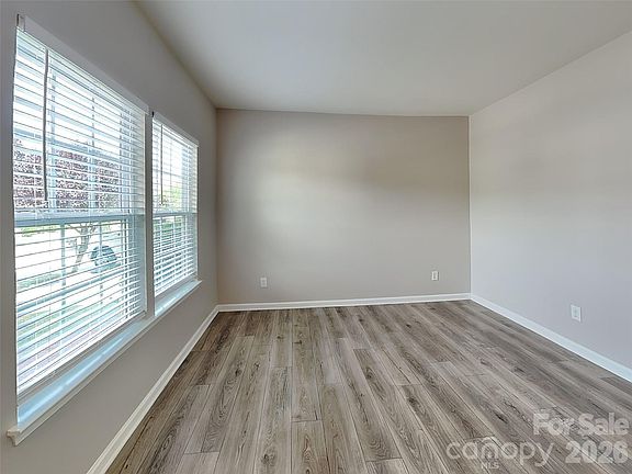 3rd image of 4424 Roundwood Ct