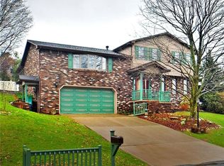 4064 Briarwood Dr, Jeannette, PA