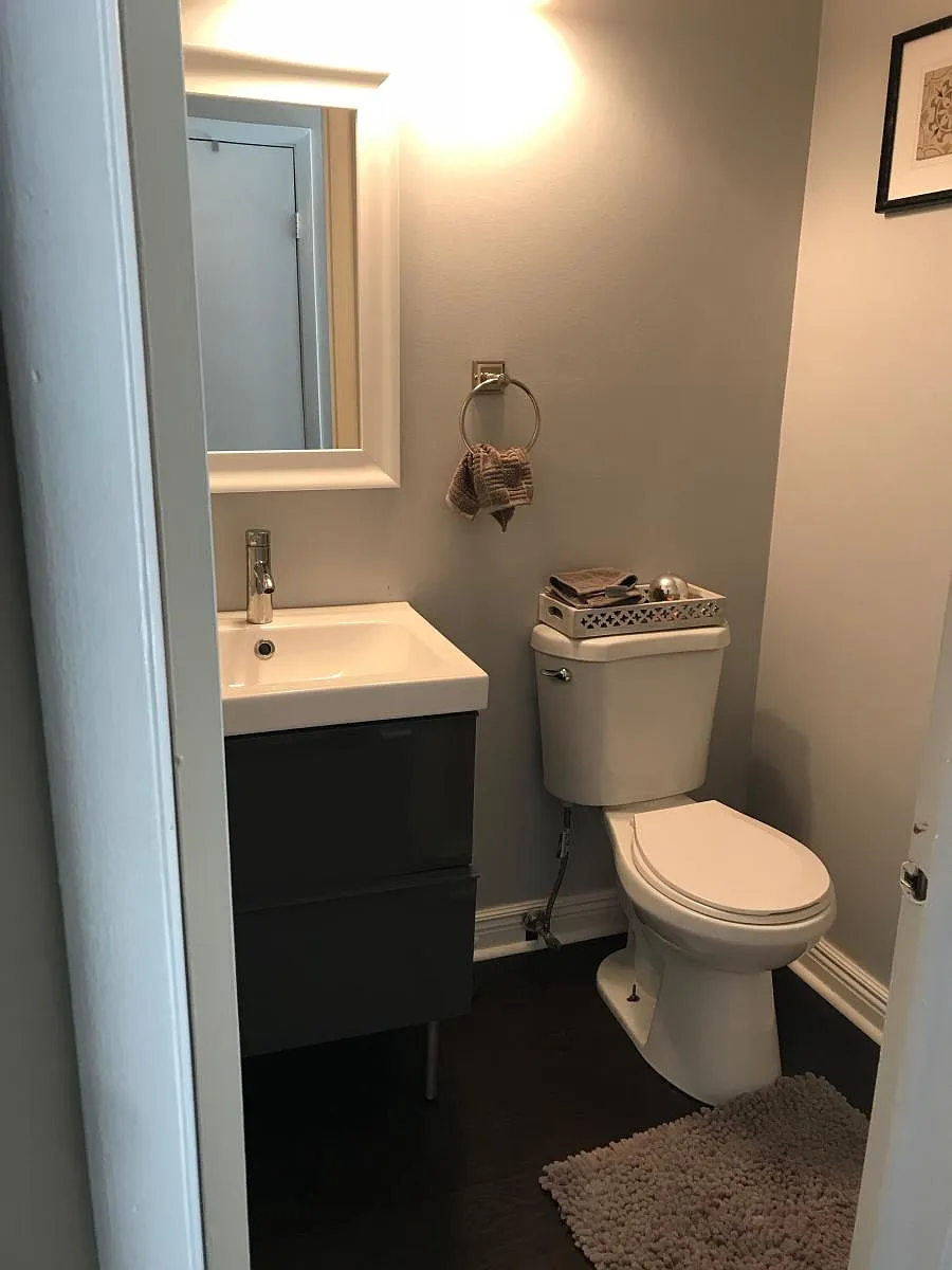 Main Floor Powder Room - 804 Shawnee Trl