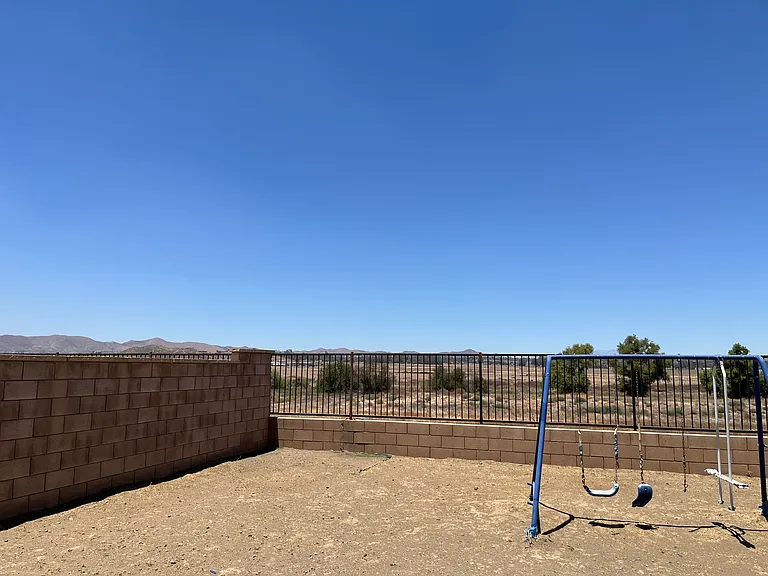 160 Yosemite Ave — Photo 36
