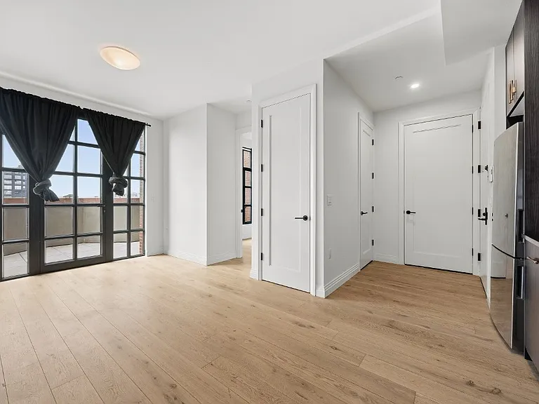 875 4th Ave #818 — Photo 1