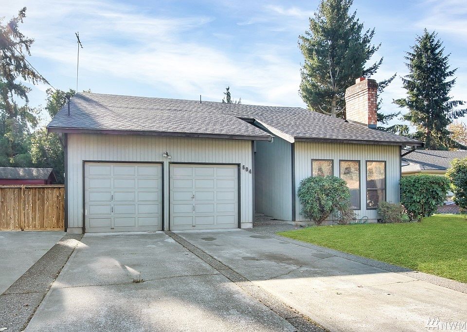 1st image of 604 8th Ave NW