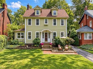 2950 Scarborough Rd, Cleveland Heights, OH 44118