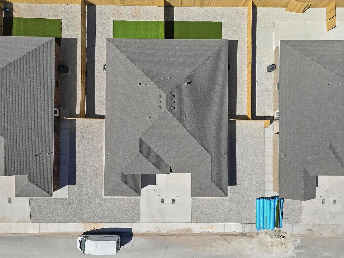 Building Photo - 2878 Glennster St
