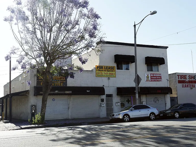 1702 N Long Beach Blvd #15 — Photo 6