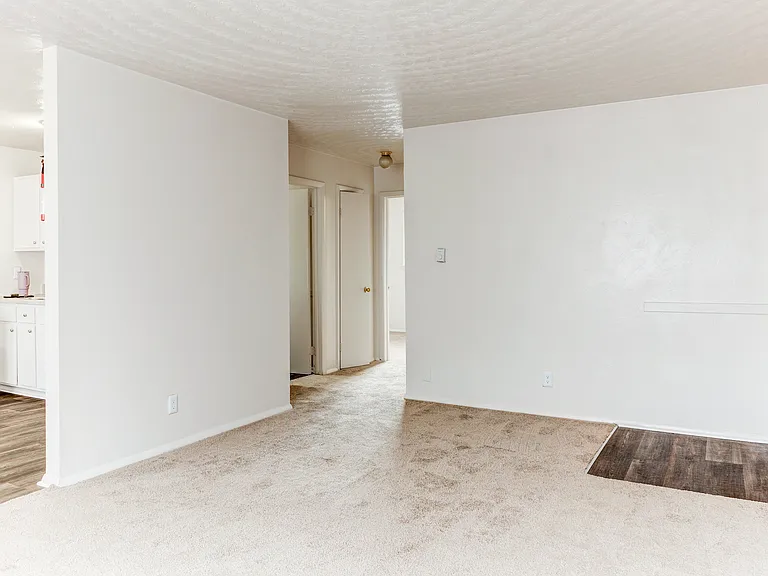 Harbor Square Apartments — Photo 5
