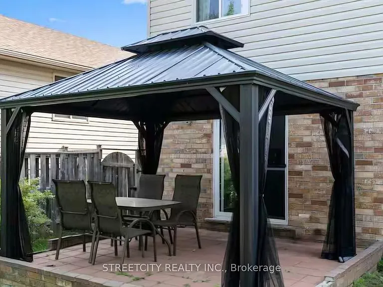 1751 Coronation Dr — Photo 23