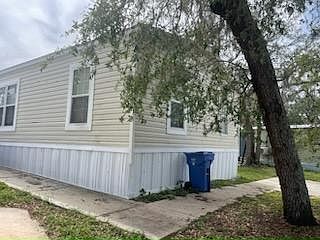 4th image of 9307 Victoria Ln #400