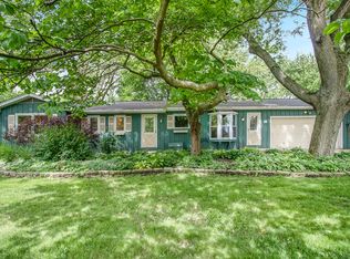 7S150 Thornapple Dr, Naperville, IL 60540