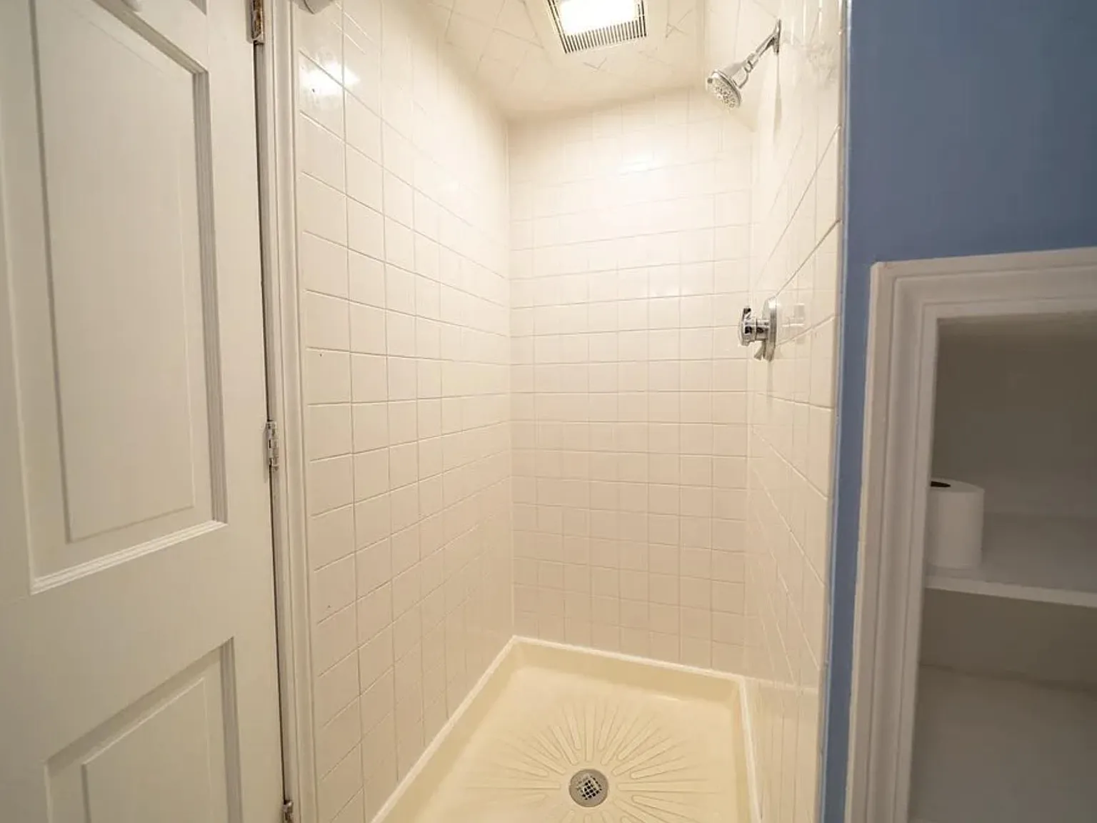 3 bed, 1120 sqft, $3,800 — Photo 4
